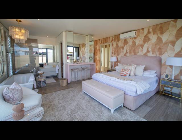 4 BEDROOM HOUSE FOR SALE IN LA LUCIA RIDGE